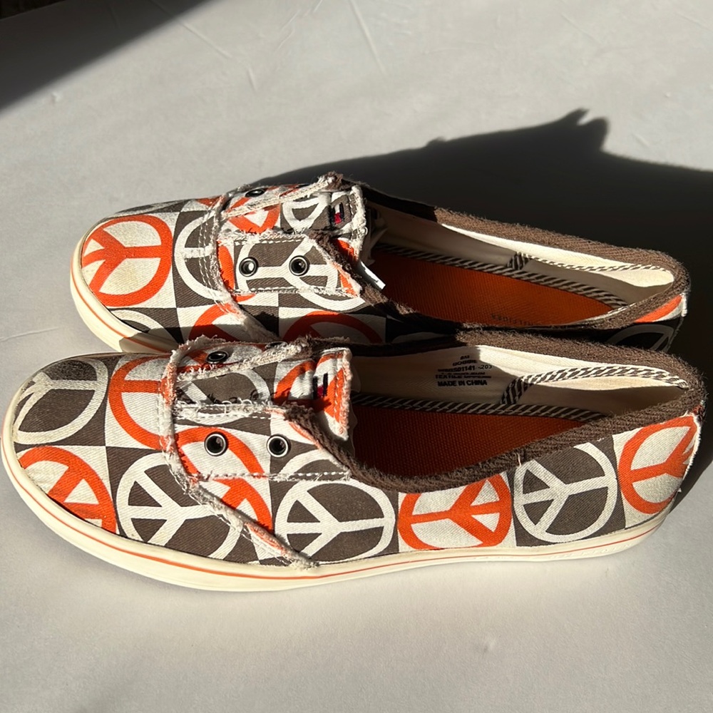 TOMMY HILFIGER PEACE SIGN - Bobbie - Fig Brown/Mandarin 8M SLIP ON Sneakers